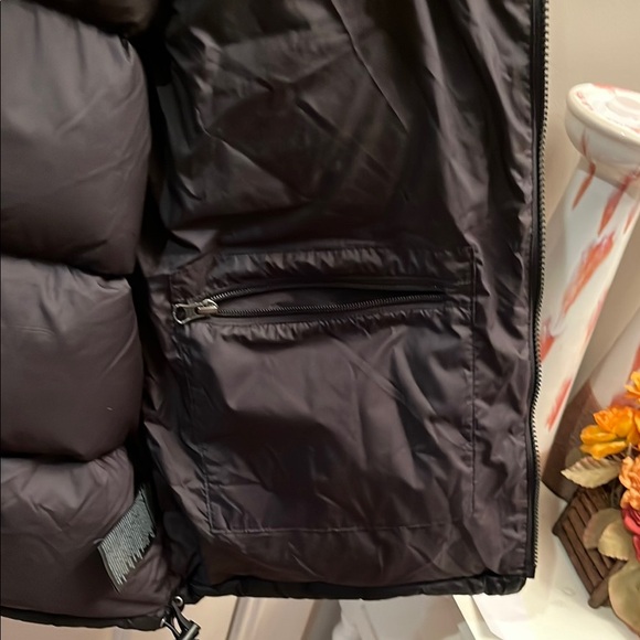 The North Face Black Hmlyn down Parka. Mens size small - Picture 9 of 11